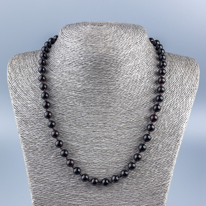 Necklace made from natural garnet, smooth round beads, diameter 8mm, length 48cm