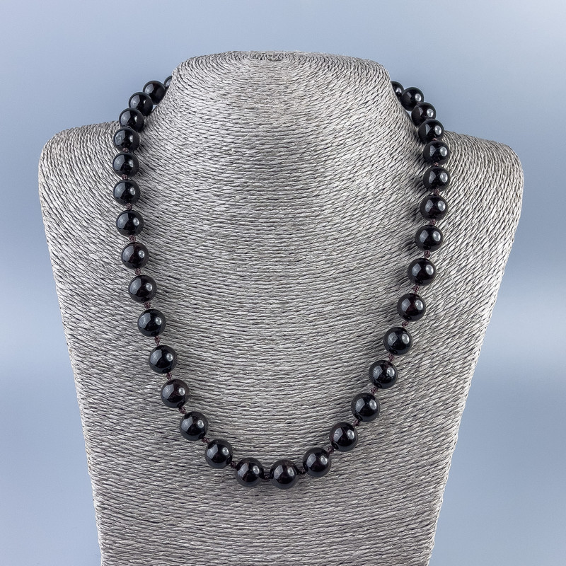 Garnet gemstone necklace with smooth round bead, diameter 10mm±, length 48cm ±