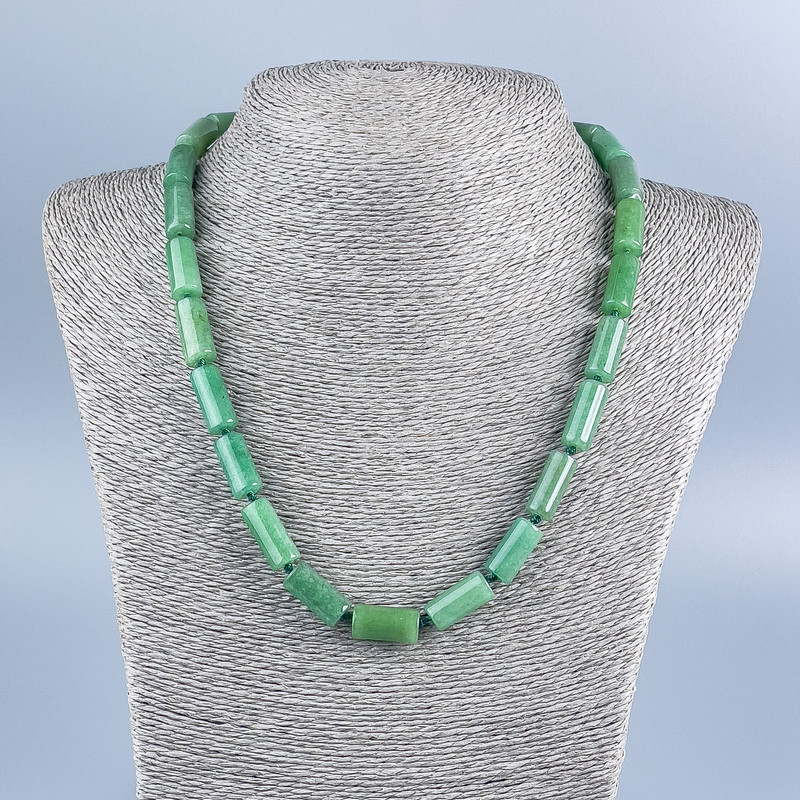 Necklace of natural jade cylinder beads, diameter 17x8mm, length 50cm