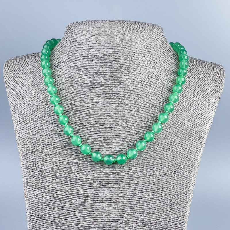 Necklace of Natural Stone Jade Smooth Bead, 8mm diameter ±, length 48cm ±