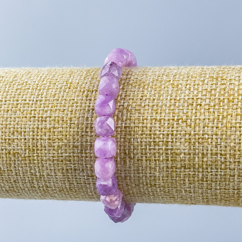 Lepidolite Bracelet with Natural Stone, Faceted Cube Beads, 7x7mm, 18cm (Stretch)