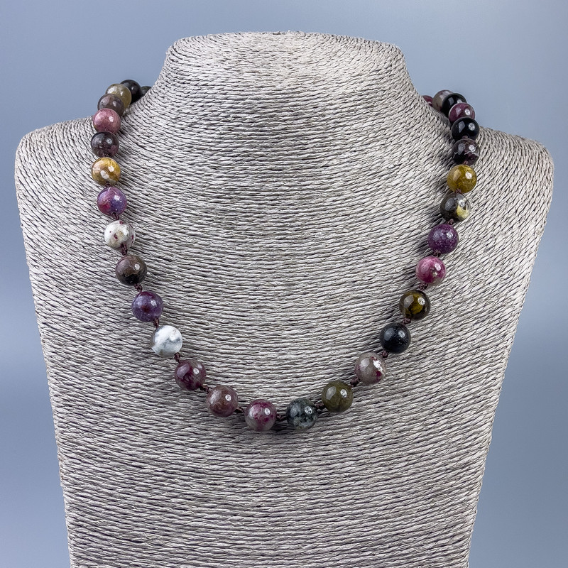 Necklace of natural tourmaline, smooth beads, diameter 10mm, length 52cm