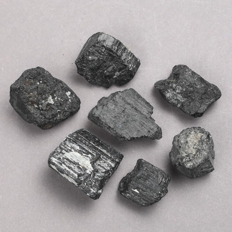 Unpolished Turmaline Herl Stone, souvenir gemstone (price per 100g) (per 100 g)
