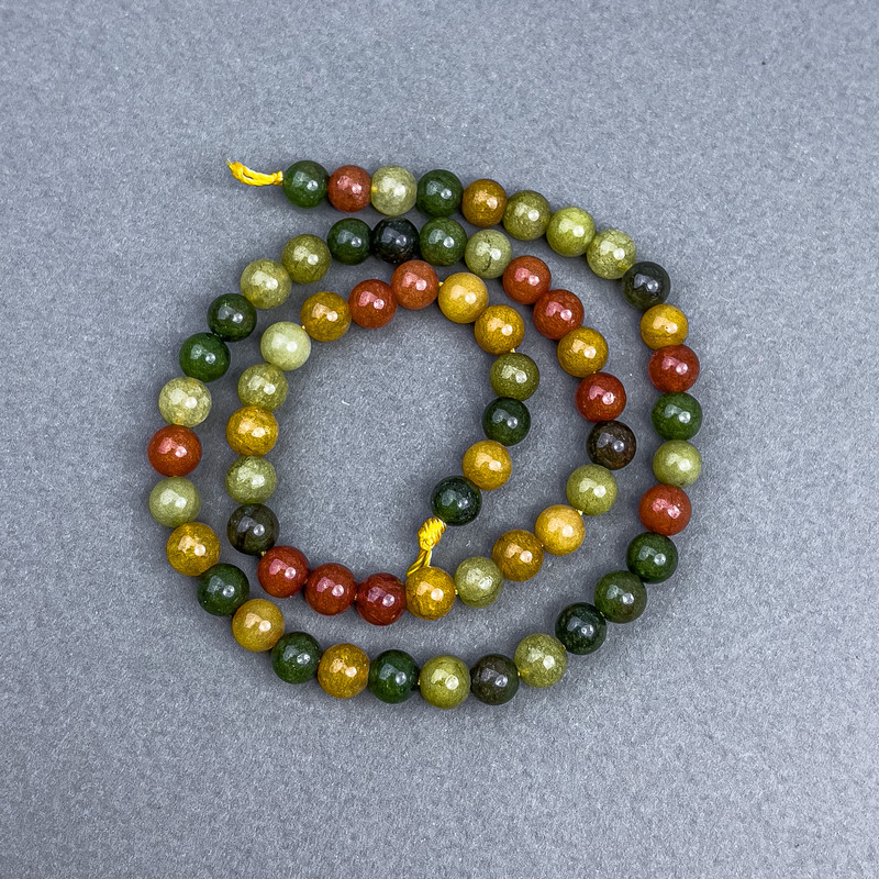 Assorted Beads of Natural Stone, smooth round beads 6 mm ± on thread, length 39 cm+