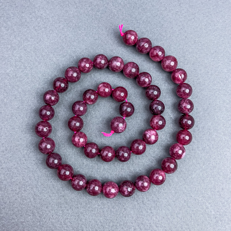 Turmaline Rubellite Beads natural stone smooth sphere, diameter 8 mm± on thread, length 38 cm+