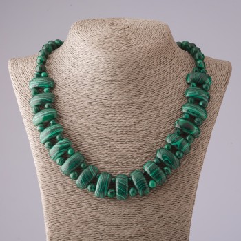 Caesar Cleopatra Malachite (raw) chain 12×25 mm and bead 10mm L50cm