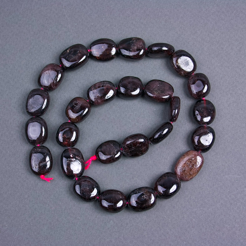 Garnet Beads, natural stone, oval, 15×12 mm ± on thread, length 40 cm+