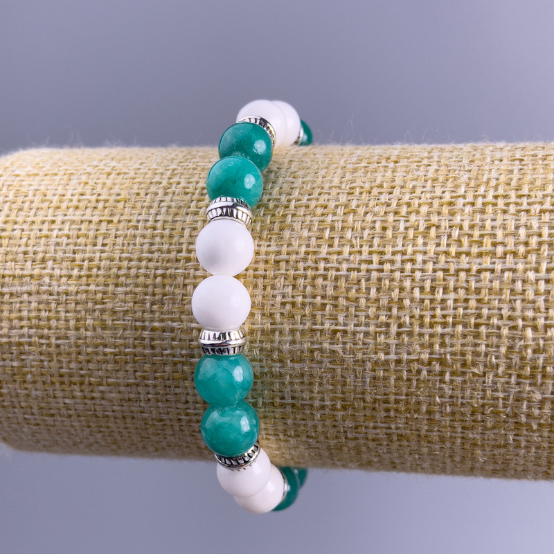 Bracelet Amazonite & White Agate (imitation acrylic), diameter 8.5mm+- smooth bead with silver inserts on elastic cord, length 18cm+