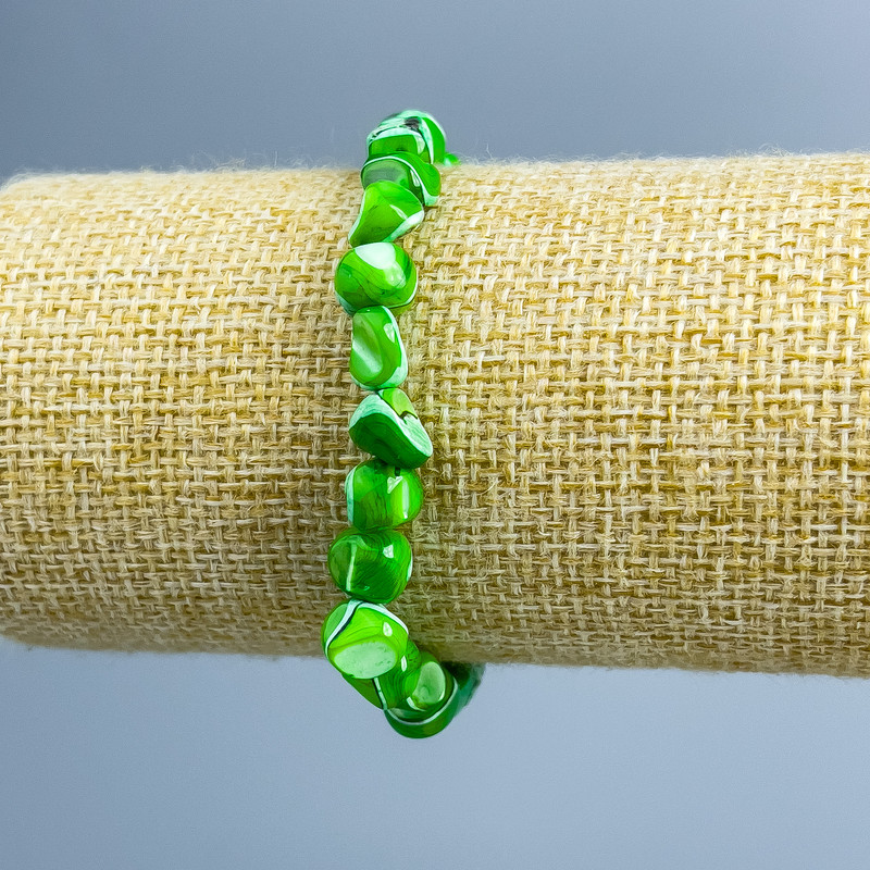 Bracelet Pearlized green mother-of-pearl, faceted beads, diameter 8×6mm±, length 18cm (stretch)