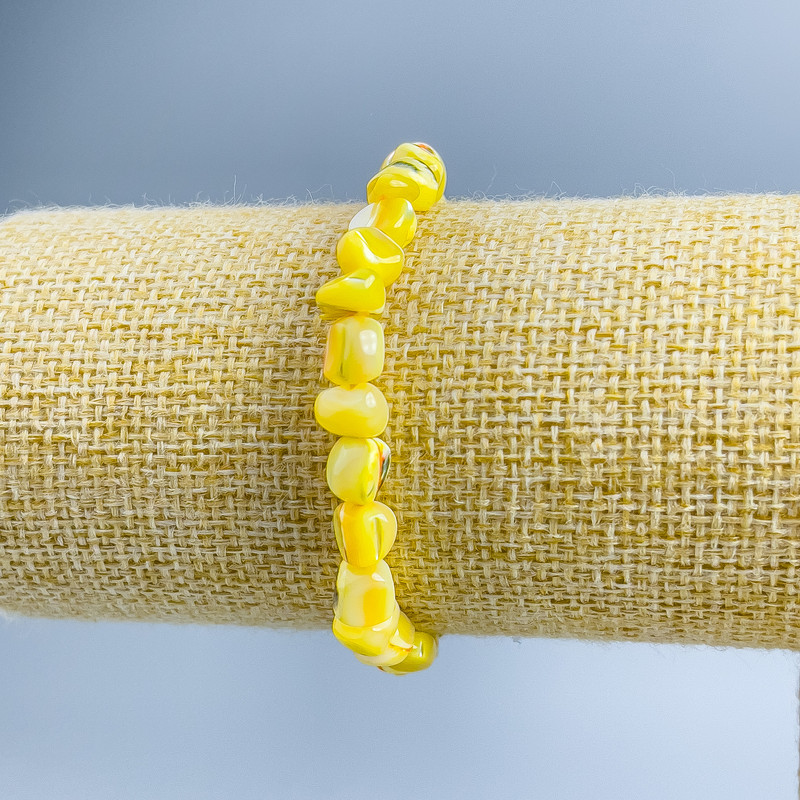 Bracelet Yellow Mother-of-Ppearl faceted beads, diameter 8×6mm, length 18cm (stretch)