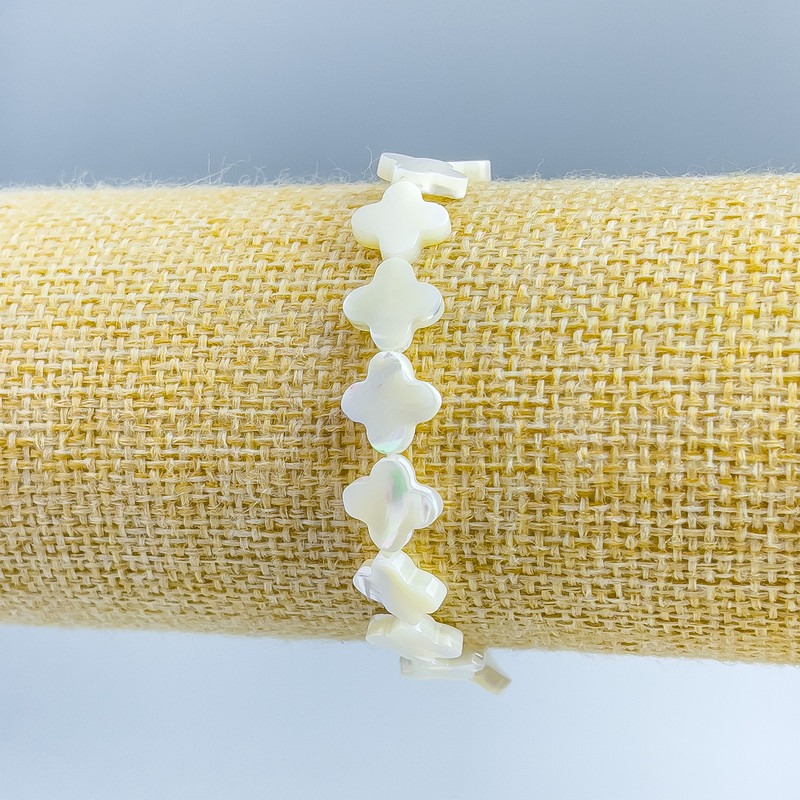 Bracelet Mother-of-pearl Clover, diameter 10x10x2, 5mm+-, length 18cm (stretch)