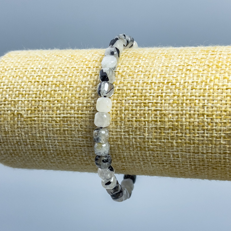 Bracelet Quartz Hairy (Rutilated Quartz) – faceted cube, 5.5 x 5.5 x 5 mm, stretch 18 cm