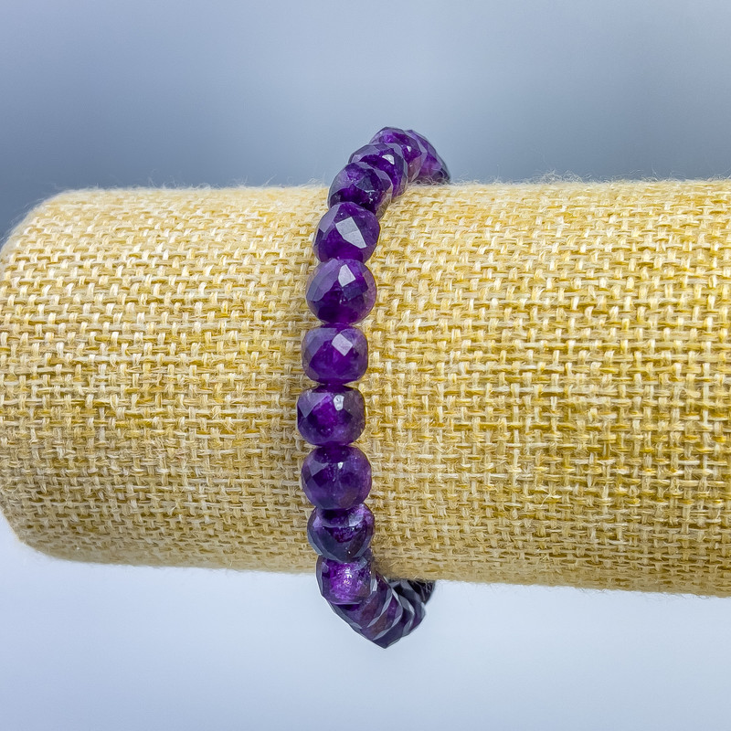 Amethyst Bracelet, natural stone, faceted cube, 7×7 mm, elastic 18 cm