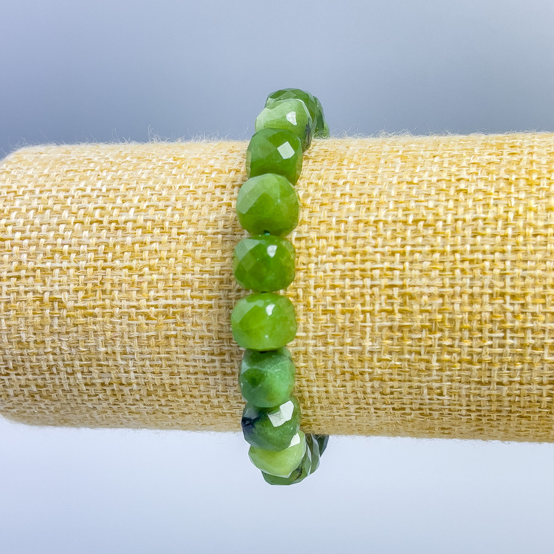 Canadian Jadeite Bracelet with Faceted Cubes, 9x9mm, Stretch, 18cm