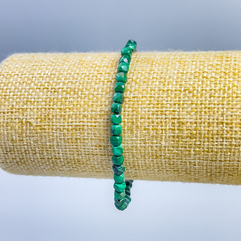 Malachite bracelet, natural stone, faceted cube, 4x4 mm, stretchy, 18 cm