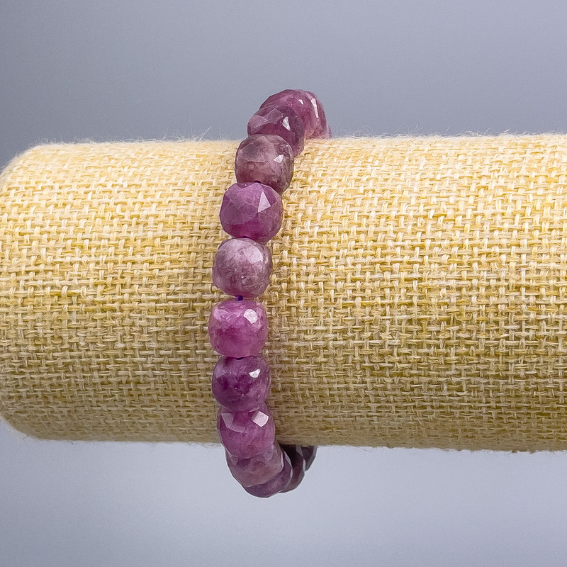 Bracelet Turmaline Rubellite Natural Stone Bead, faceted cube, diameter 9×9 mm ±, length 18 cm (stretch)