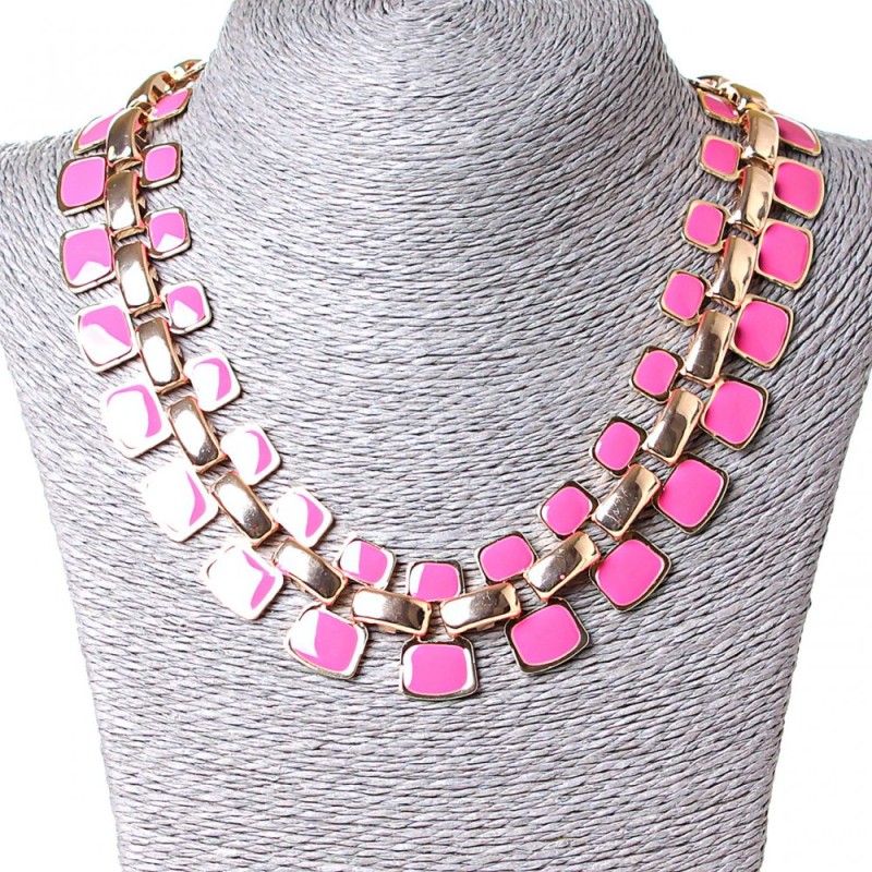 Chain necklace of metal links with Gold plating and pink enamel (10-15 mm)