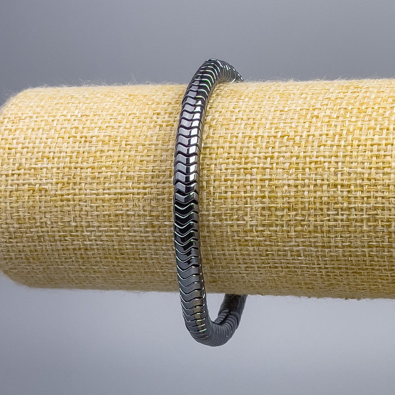 Hematite Zigzag Bracelet, 6×2mm diameter +-, length 18cm (stretch)