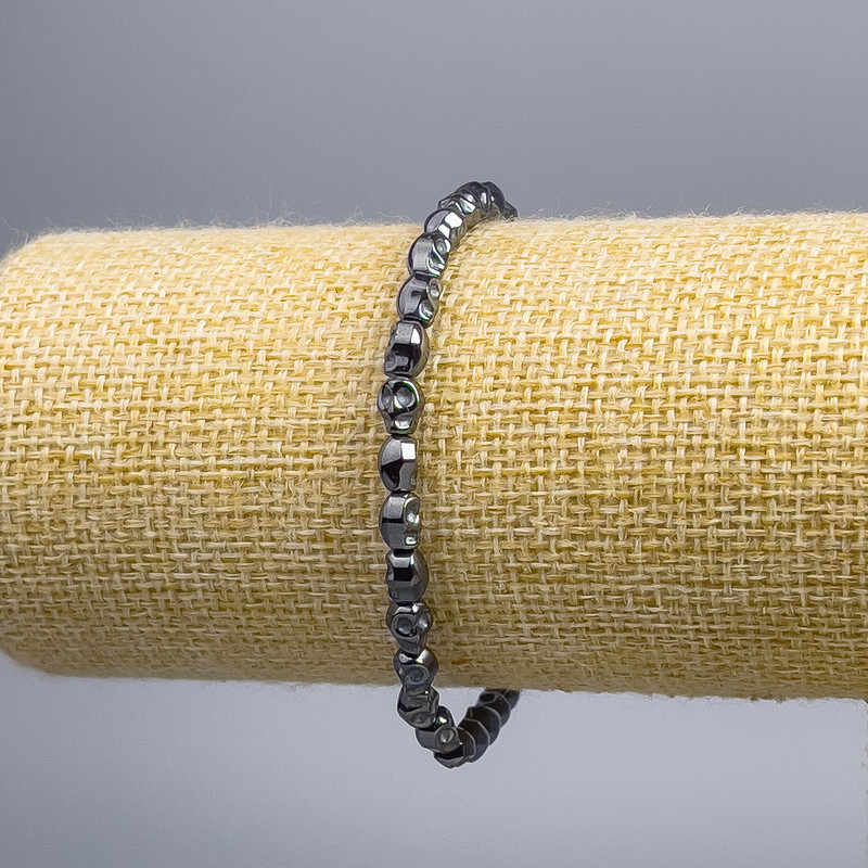 Hematite Bracelet 'Skull', diameter 5×6×5mm±, length 18cm (stretch)