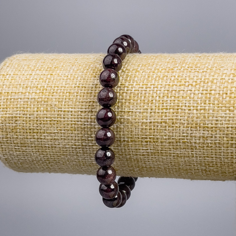 Garnet Bead Bracelet, smooth round beads, 8± mm diameter, 18 cm length, stretch