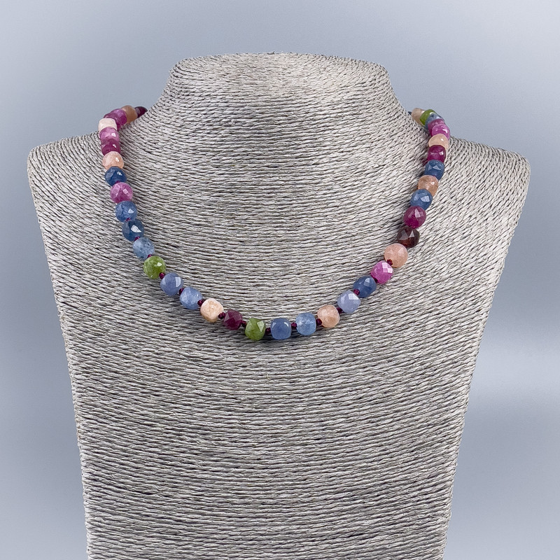 Necklace made of natural gemstones – Cut gemstone cubes, diameter 7 mm ±, length 48 cm ±