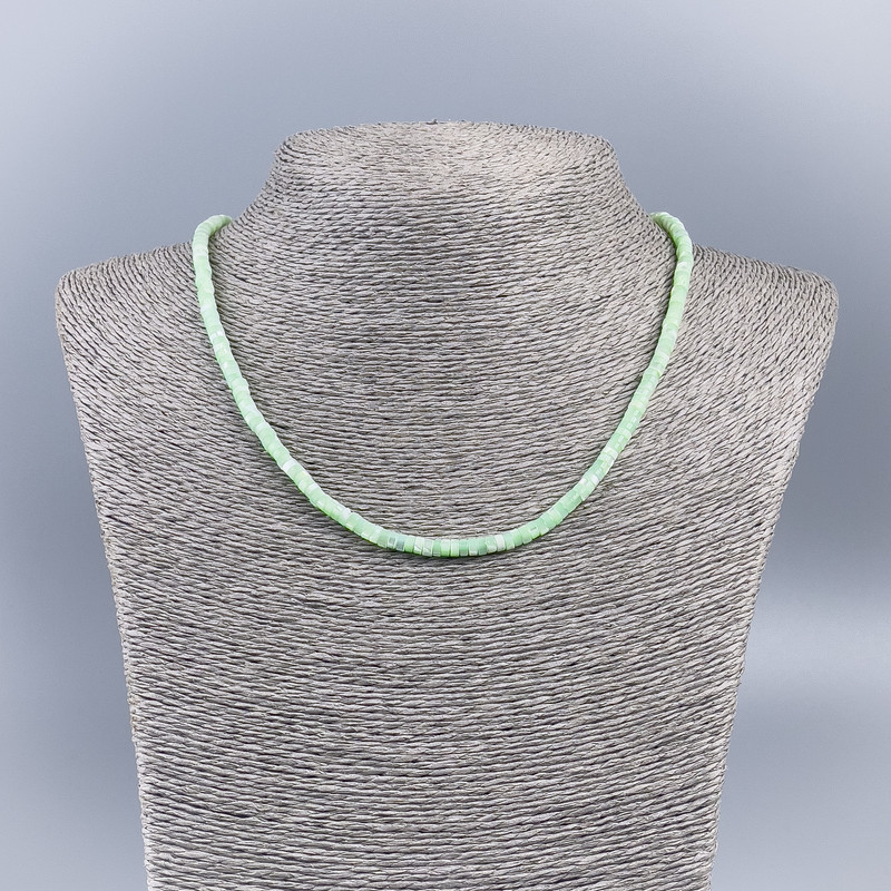 Natural Mother-of-Pearl Choker Necklace (tinted) mint smooth rondelle, diameter 4x2mm+/-, length 48cm+