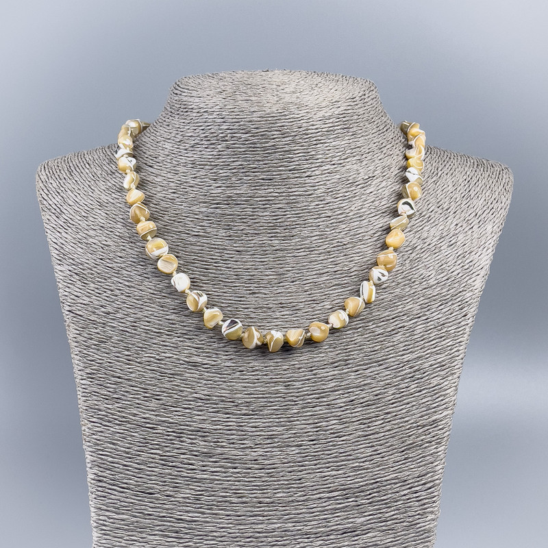 Necklace made from natural mother-of-pearl (tinted) latte round bead, diameter 8mm±, length 48cm±
