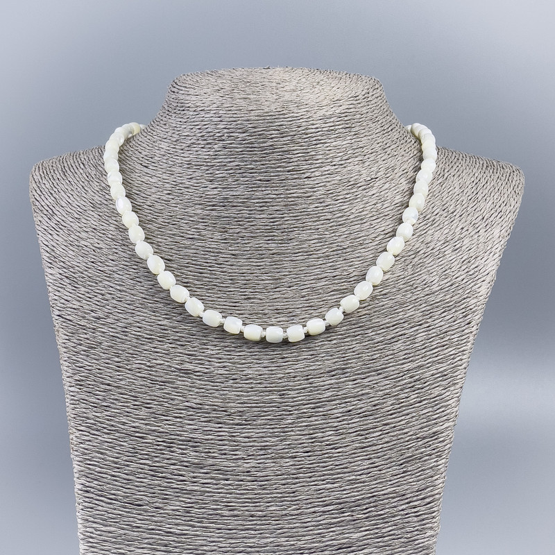 Necklace made from natural white mother-of-pearl rondelle barrel beads, diameter 6×6 mm ±, length 48 cm ±