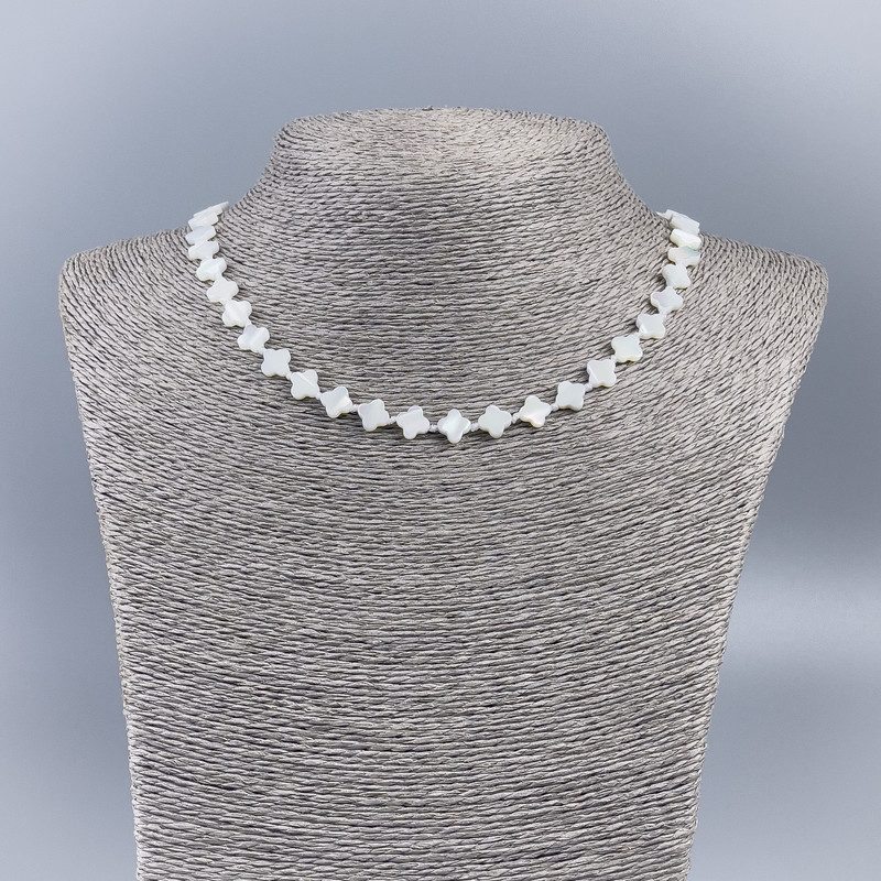 Necklace of natural white mother-of-pearl in shamrock shape, diameter 8×7×2 mm ±, length 50 cm ±