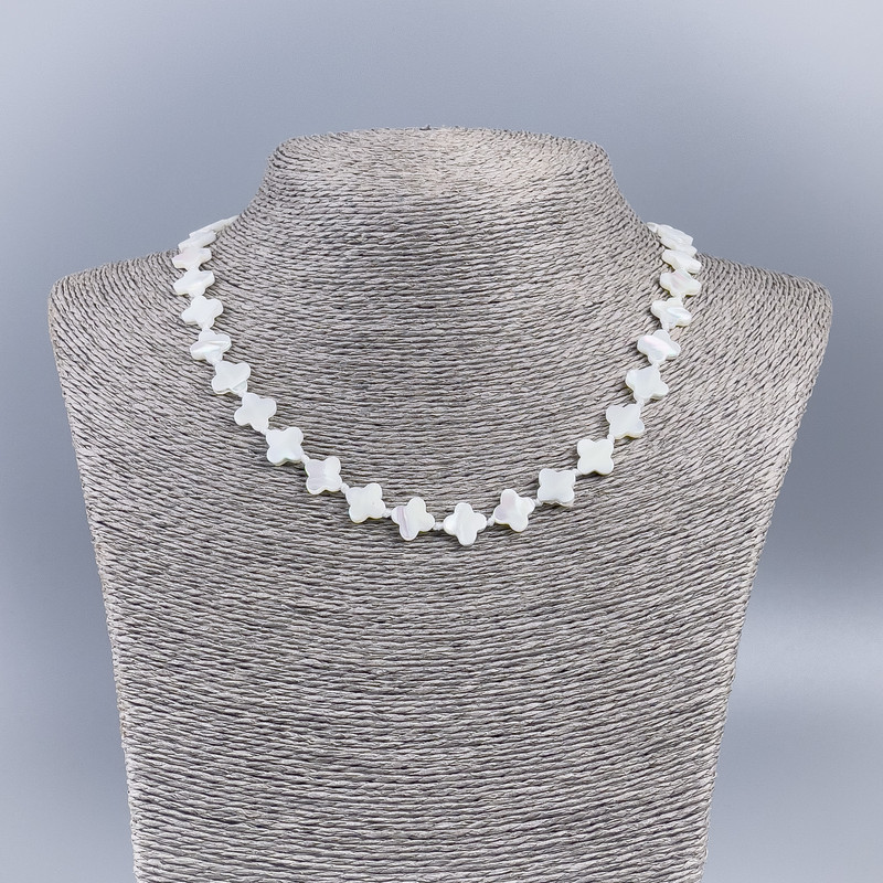Necklace made of natural white mother-of-pearl in shamrock shape, diameter 8x10x2mm ±, length 50cm ±