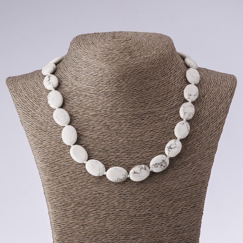 Necklace made of chalcedony stone oval, length 45cm, bead 13×18mm
