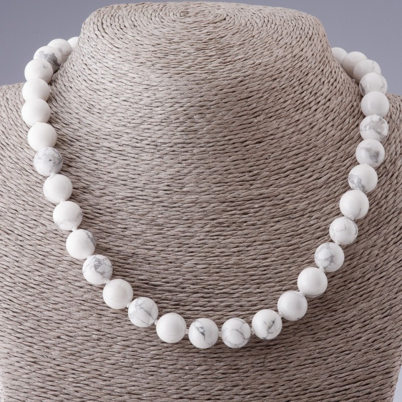 Chalcedony necklace smooth round beads, diameter 10(±)mm, length 45cm