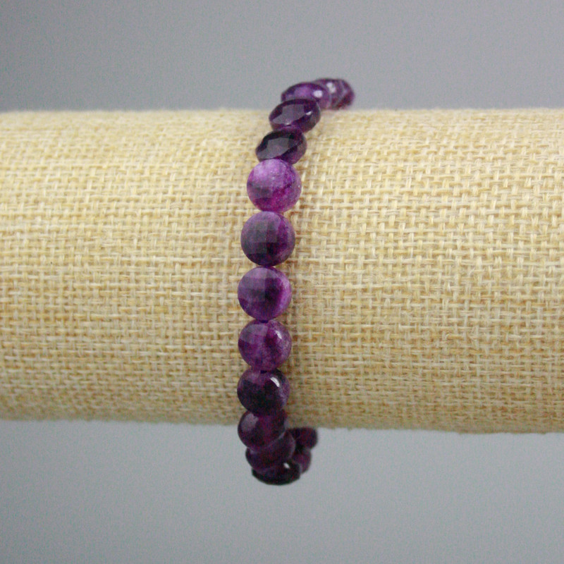 Sugilite Bracelet, faceted coin beads, diameter 8.5mm+-, length 18cm+- (stretch)