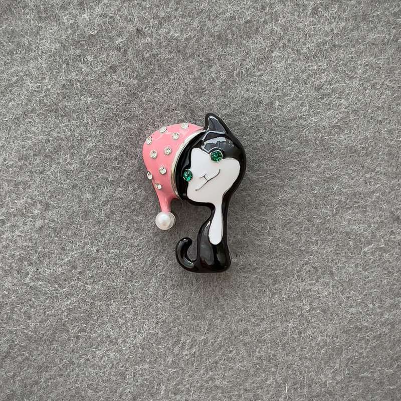 Cat Brooch Black and Pink Enamel with White and Green Rhinestones Silver-Tone Metal 35x23mm+