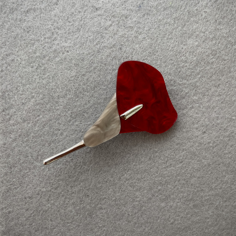 Calla Lily Flower Brooch red and grey mother-of-pearl silver-toned metal 76x44mm+