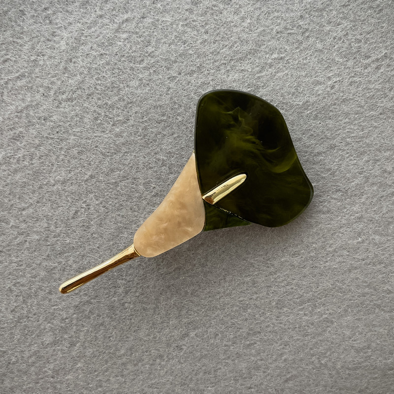 Calla Flower Brooch, green and white mother-of-pearl, golden metal, 76x44mm+
