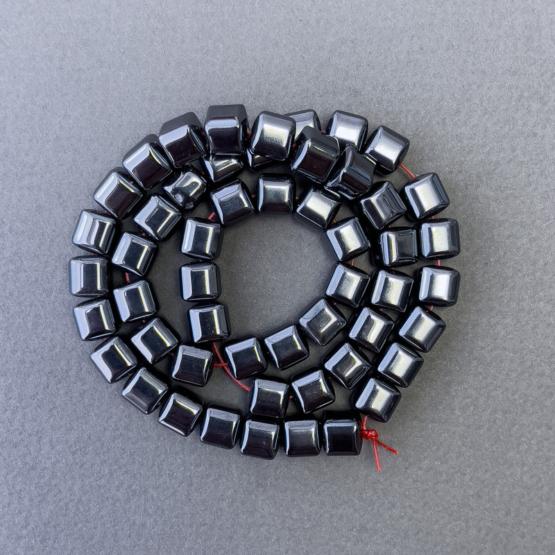 Hematite Cube Beads on a Strand, diameter 8mm+-, length 40cm+
