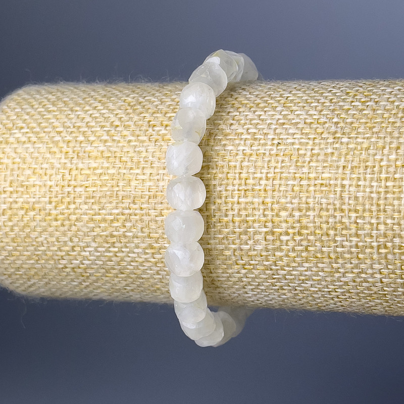 Rock Crystal Bracelet, Natural Stone Faceted Cube, Diameter 7.5mm+-, Length 18cm (Stretch)