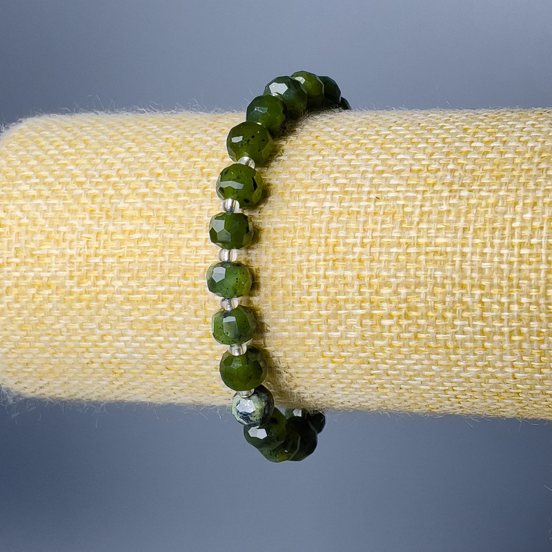Canadian Jadeite Bracelet, Natural Stone Faceted Rondelle, Diameter 8x6mm+-, Length 18cm (Stretch) with Seed Beads