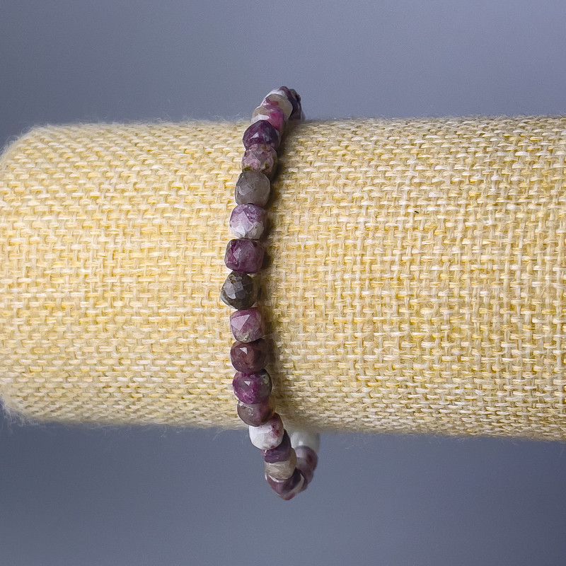 Tourmaline Natural Stone Bracelet, faceted cube, diameter 5mm+/-, length 18cm (stretch)