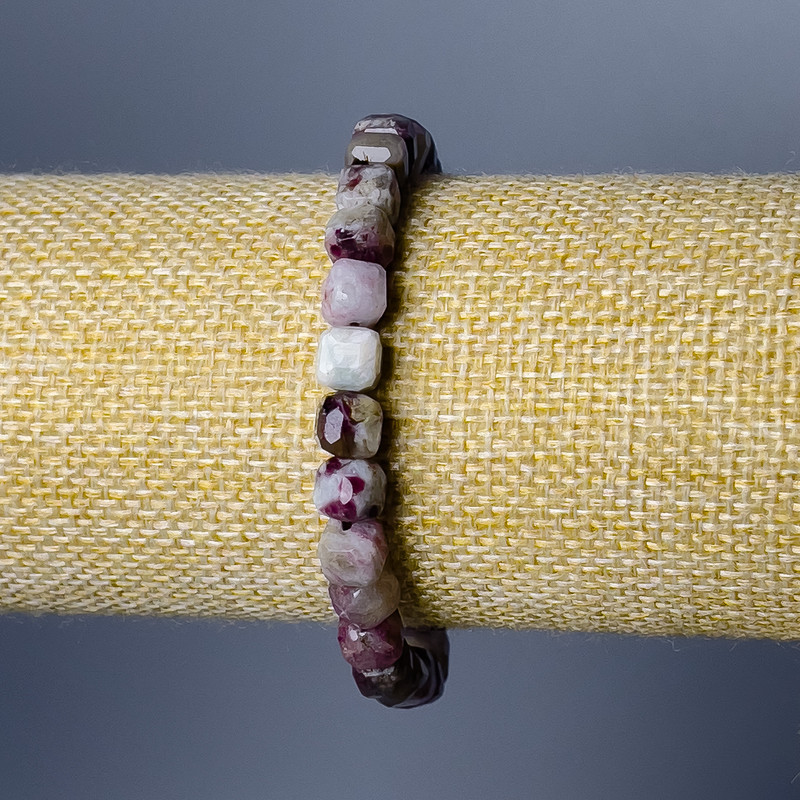 Tourmaline Natural Stone Bracelet, faceted cube, diameter 7mm+/-, length 18cm (stretch)