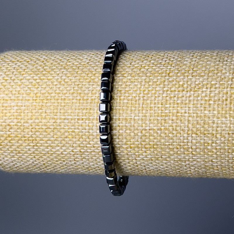 Hematite Cube Bead Bracelet, diameter 4mm ±, length 18cm (stretch)