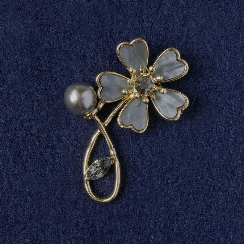 Flower Brooch grey mother-of-pearl, crystal, bead, gold-tone metal 33x51mm