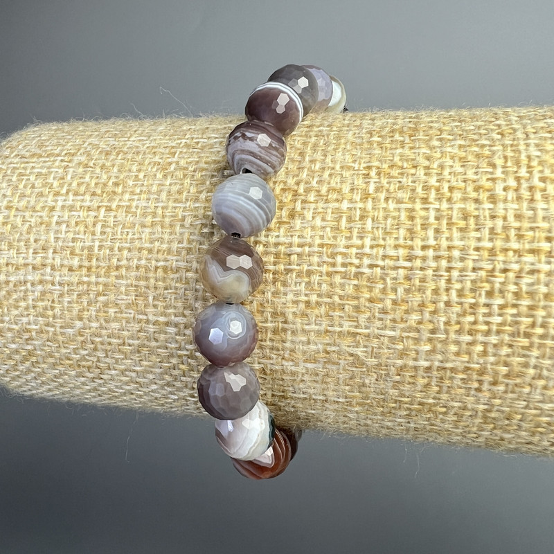 Botswana Agate Bracelet, Natural Stone Faceted Beads, Diameter 8mm+-, Length 18cm+- (Stretch)