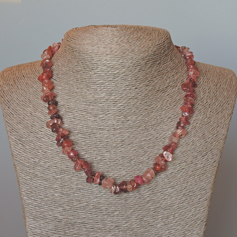 Strawberry Quartz Necklace, natural stone chips, diameter 8x3mm+/-, length 45cm+