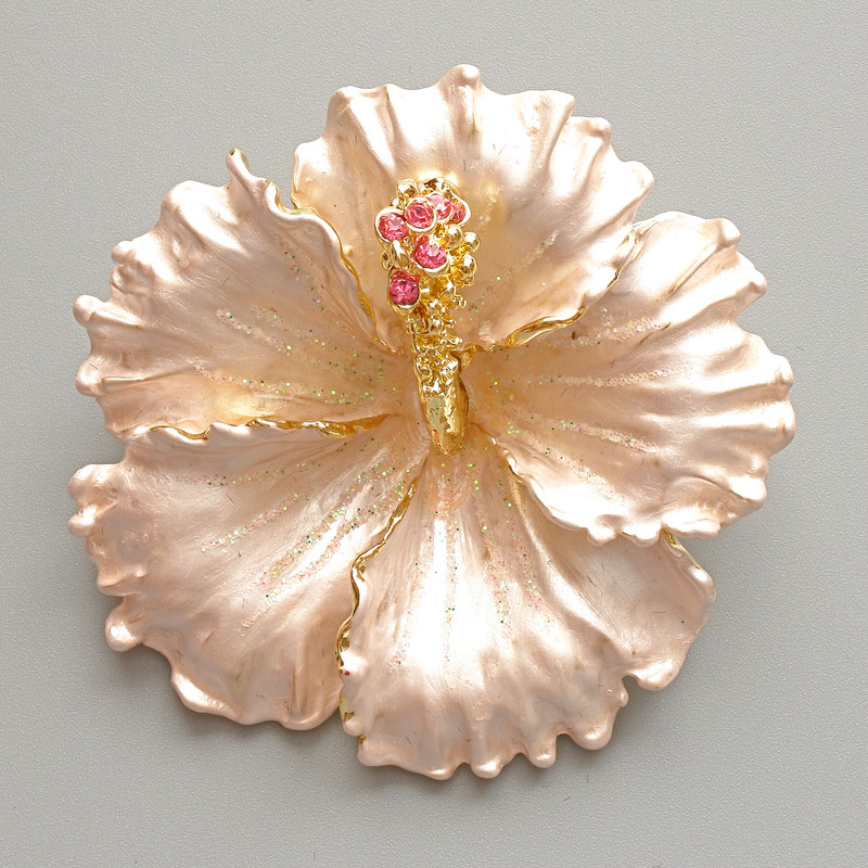 Petunia Flower Brooch Pendant, White Matte Enamel, Pink Rhinestones, Glitter, Gold-Tone Metal, 51×51mm