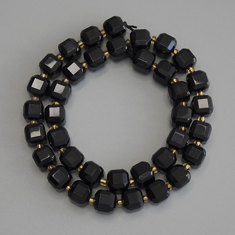 Tourmaline beads faceted cube 8.5x8.5, 5mm+- with seed beads 3mm+- on a thread, length 37cm+