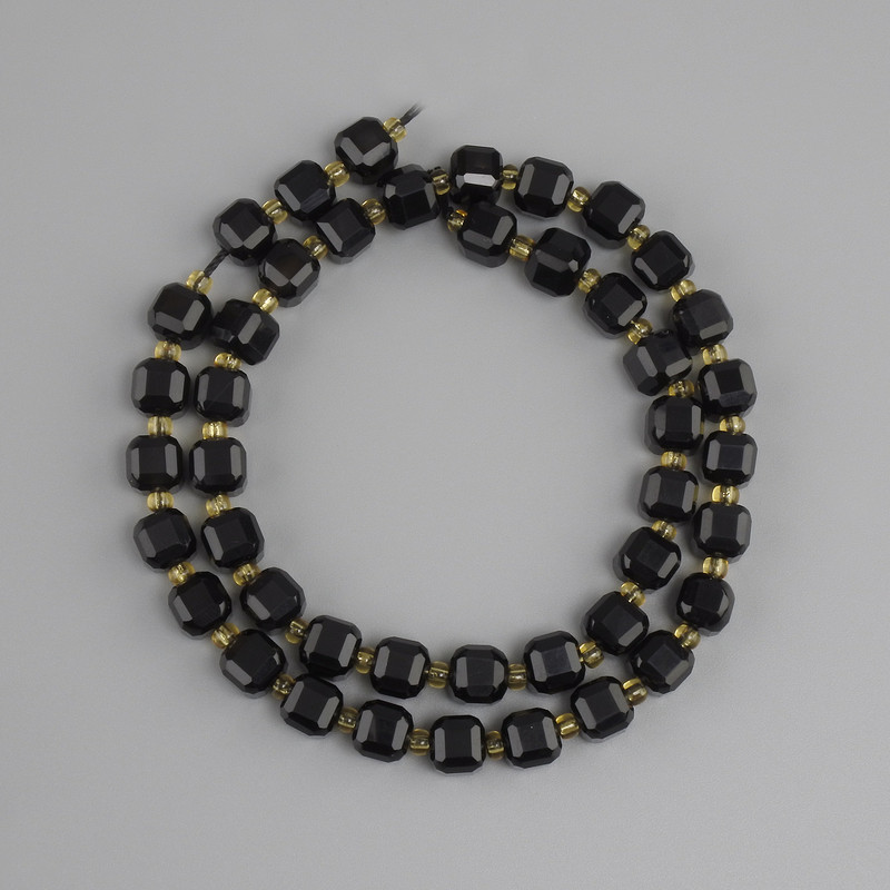 Tourmaline beads faceted cube, diameter 7x7mm+- bead 3mm+-, length 38cm+- on a thread