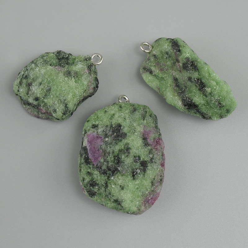 Zoisite pendant, raw stone 22x22 mm ± (assorted size)