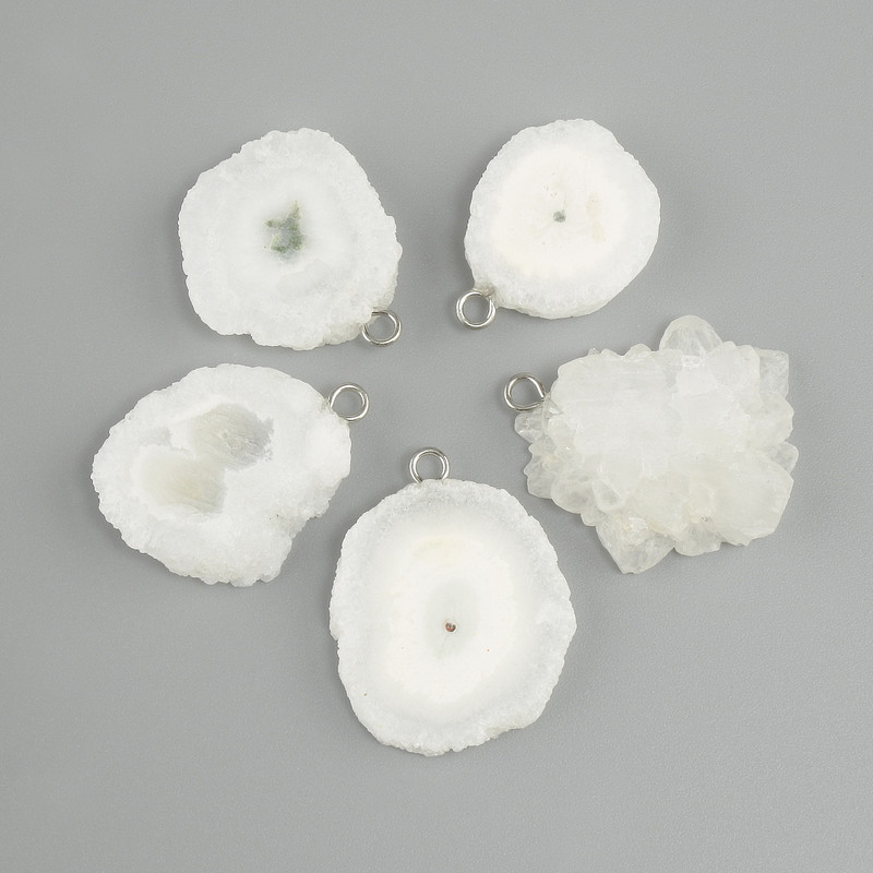 Agate druzy cut pendant 18x16mm +/-, length 20mm +/- assorted sizes silver-coloured metal